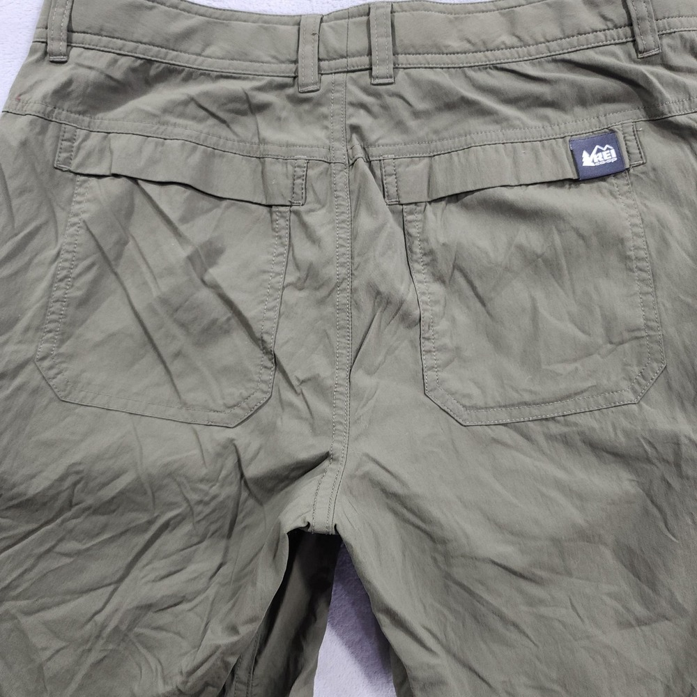 REI Co-op Shorts Womens 8 Green Sahara Cargo Relaxed Hiking Travel Lightweight - Picture 5 of 15